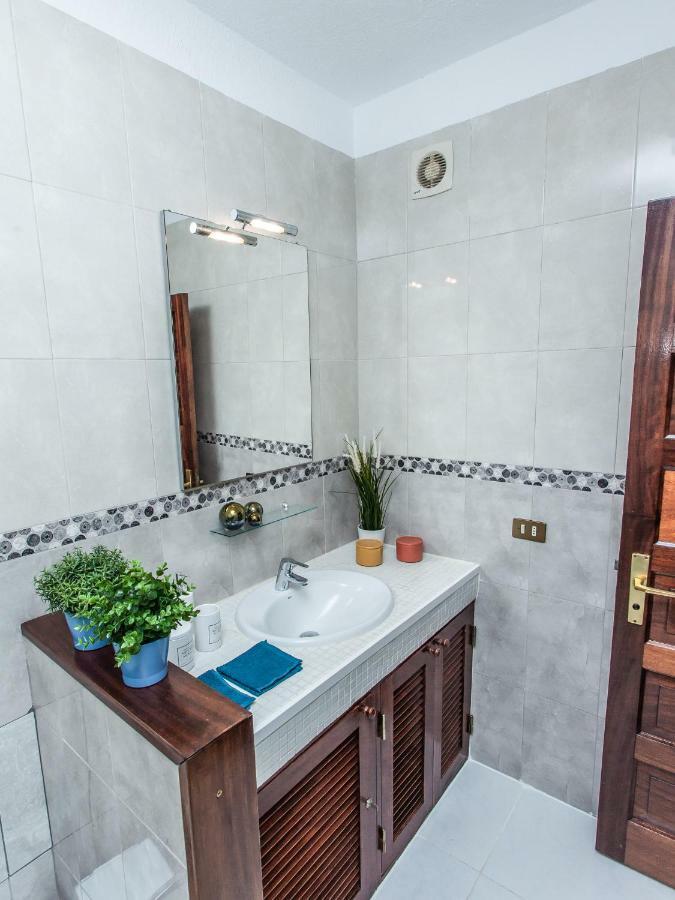 Spectacular Renovated Apartment, 5 Min To Camison Beach, With Aircon Apartamento *