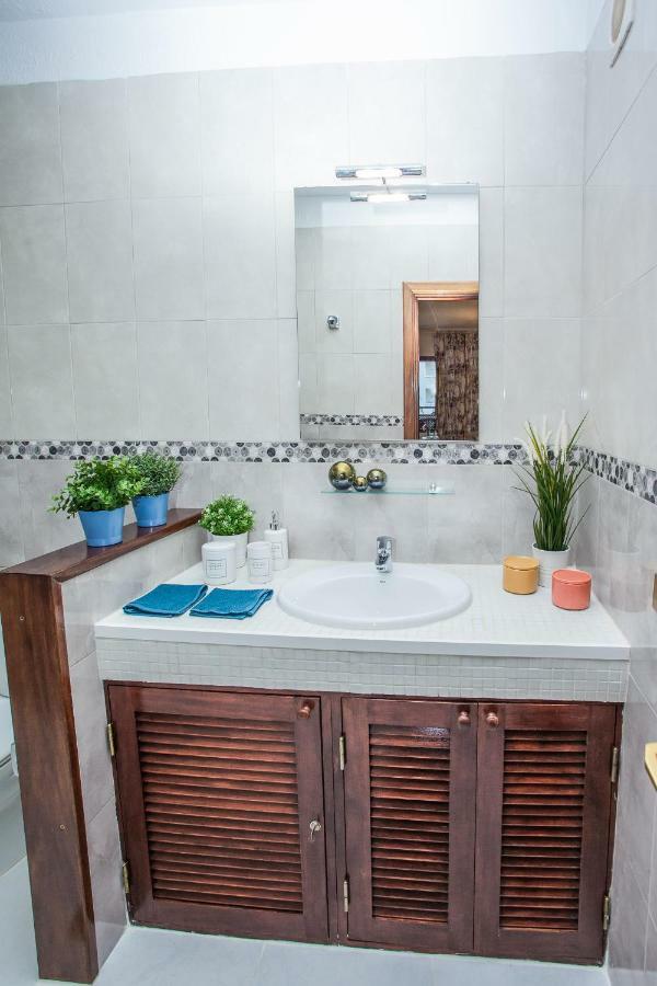 Spectacular Renovated Apartment, 5 Min To Camison Beach, With Aircon *