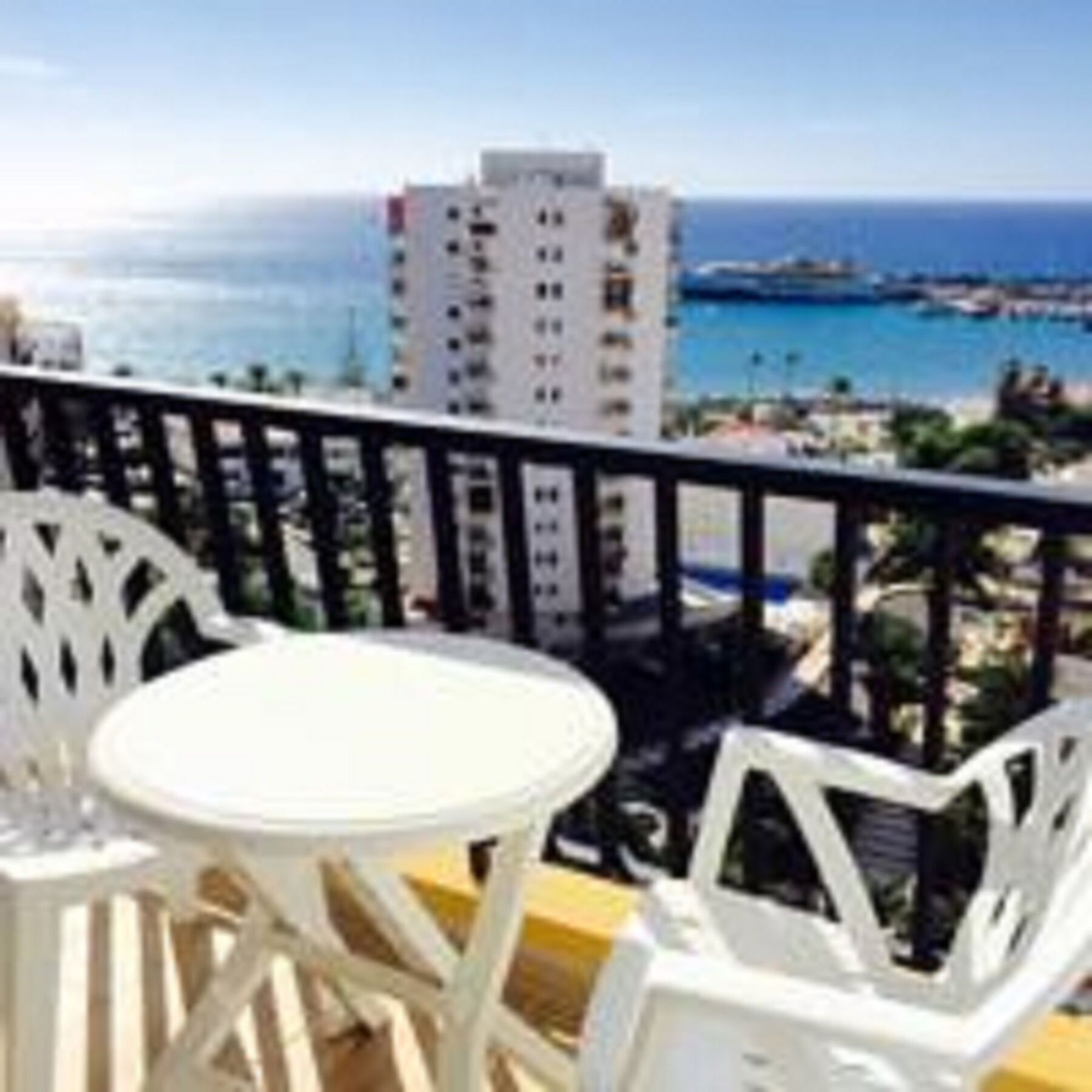 Amazing Views To Cristianos Bay In Achacay *