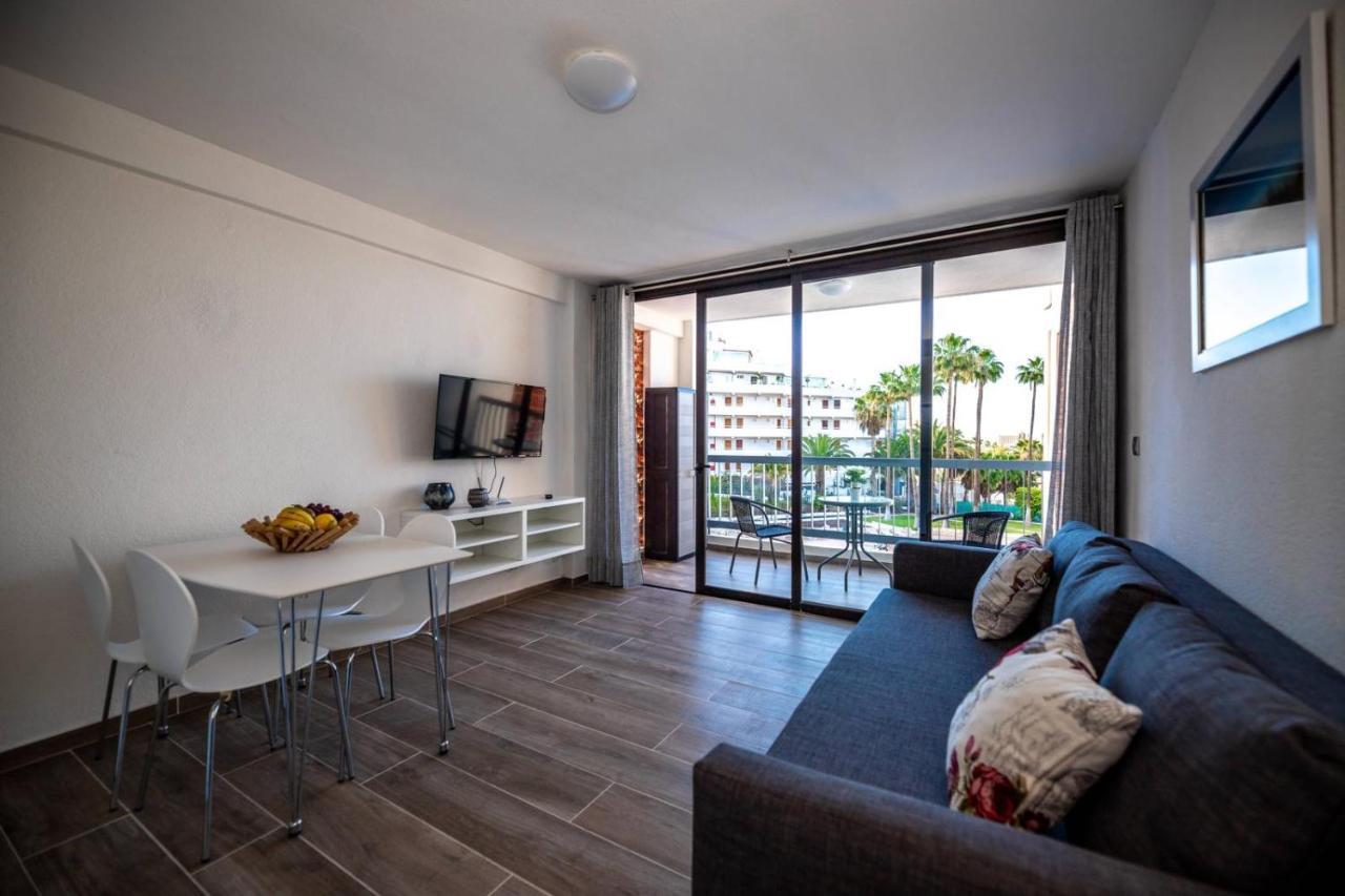 Modern With Pool And Wifi Apartment