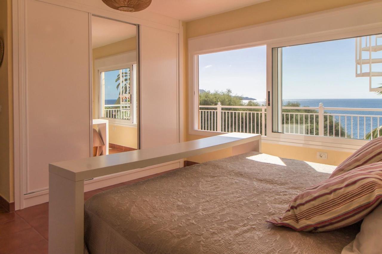 Villa In Protected Space In Front Of The Sea