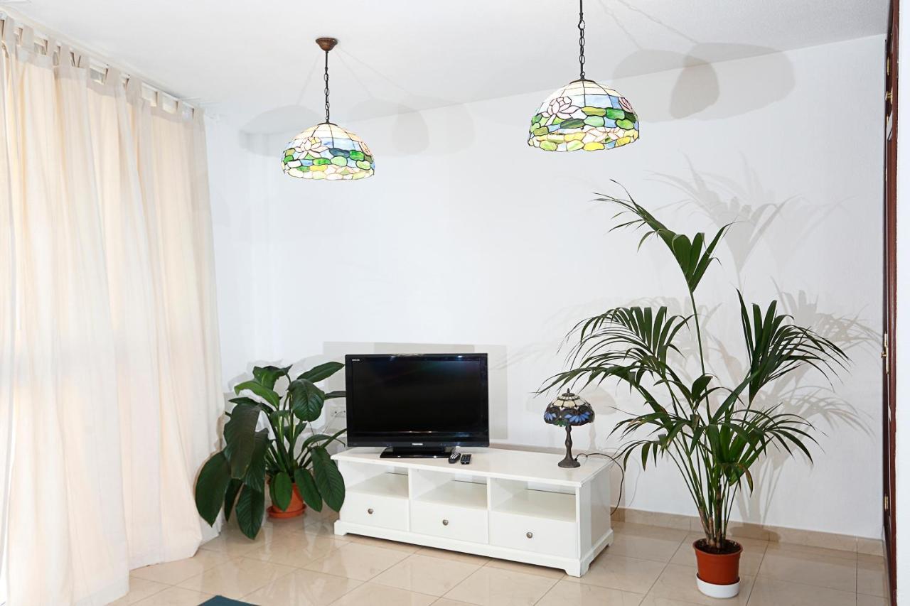 Frente Al Puerto De A 20 Metros De La Playa. Apartamento Candelaria