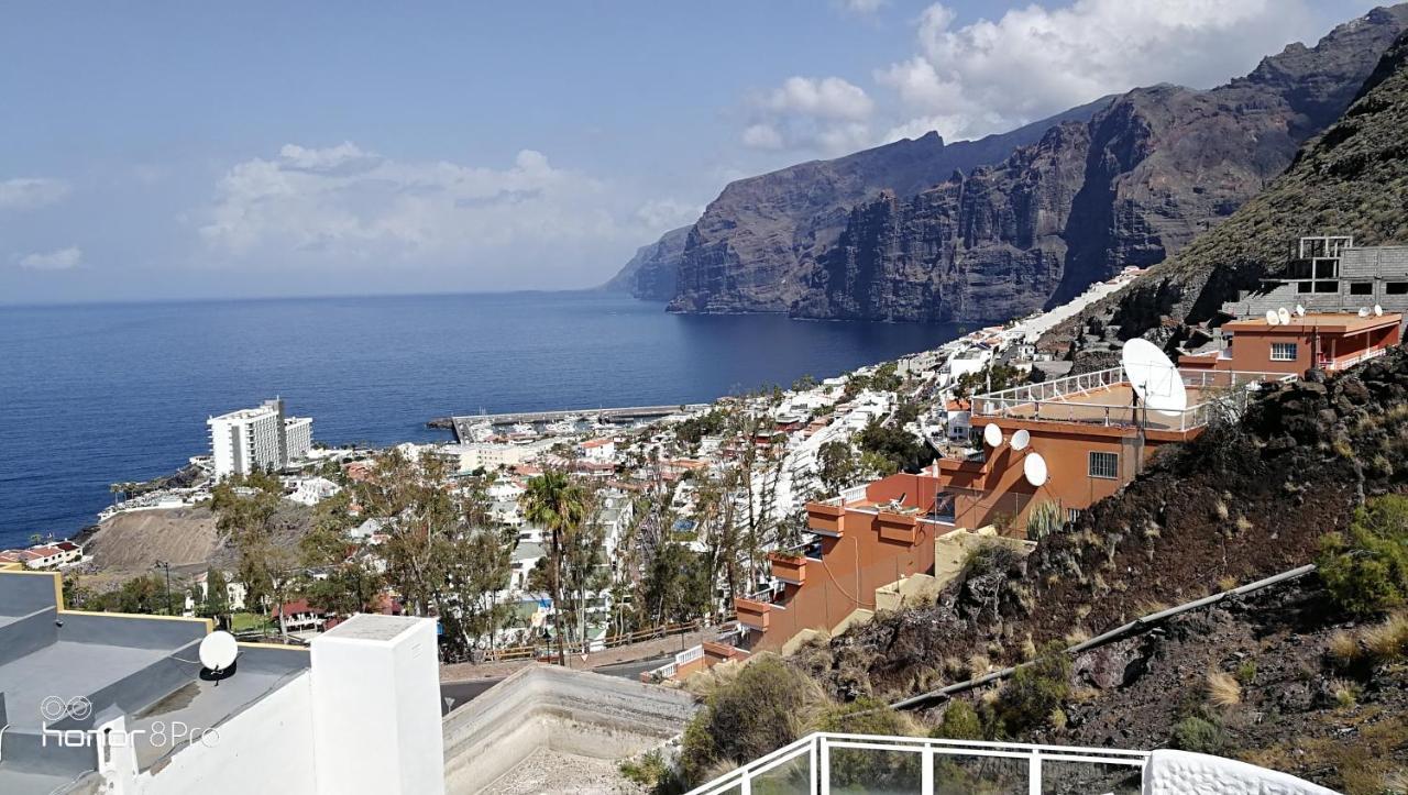 The Terrace On The Sea * Caleta de Interian