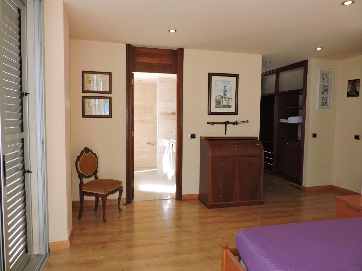 Casa Tamara, En Acorán - * Santa Cruz de Tenerife