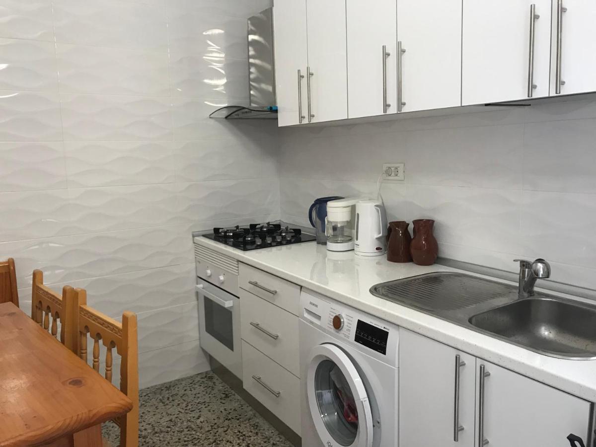 House In Puerto Santiago, To The Beach 100 Meters !!! Hébergement de vacances