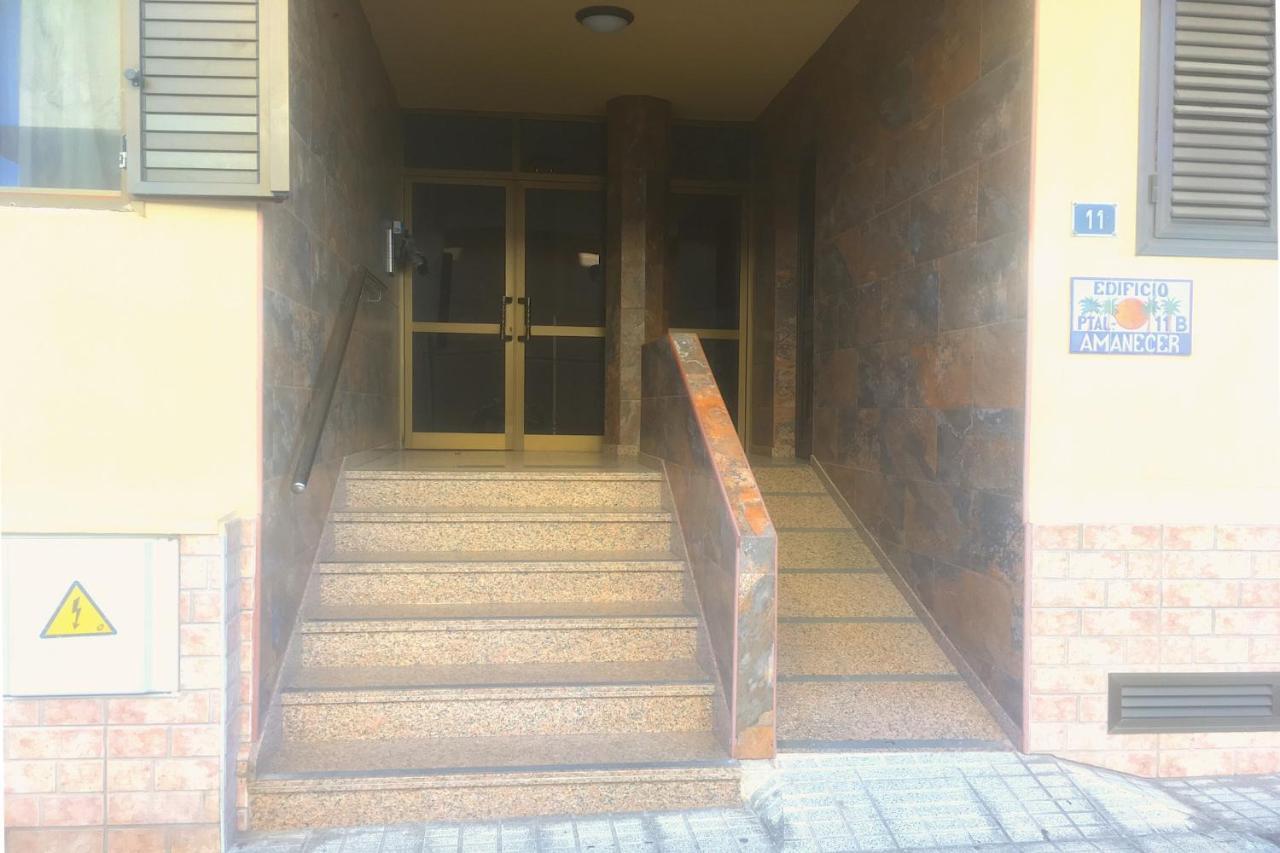 We House Apartment *