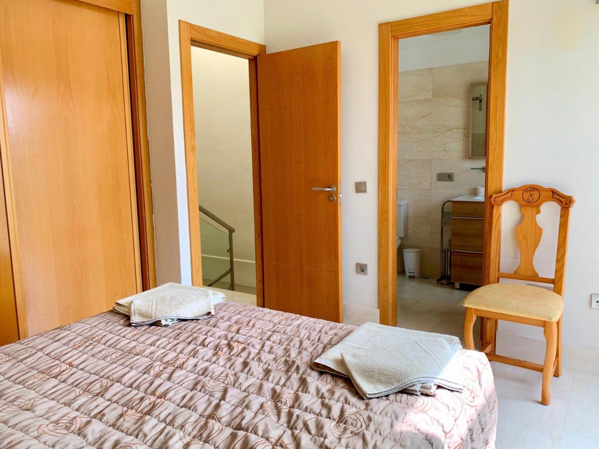 Townhouse 3 Bedrooms On The First Line Hébergement de vacances *