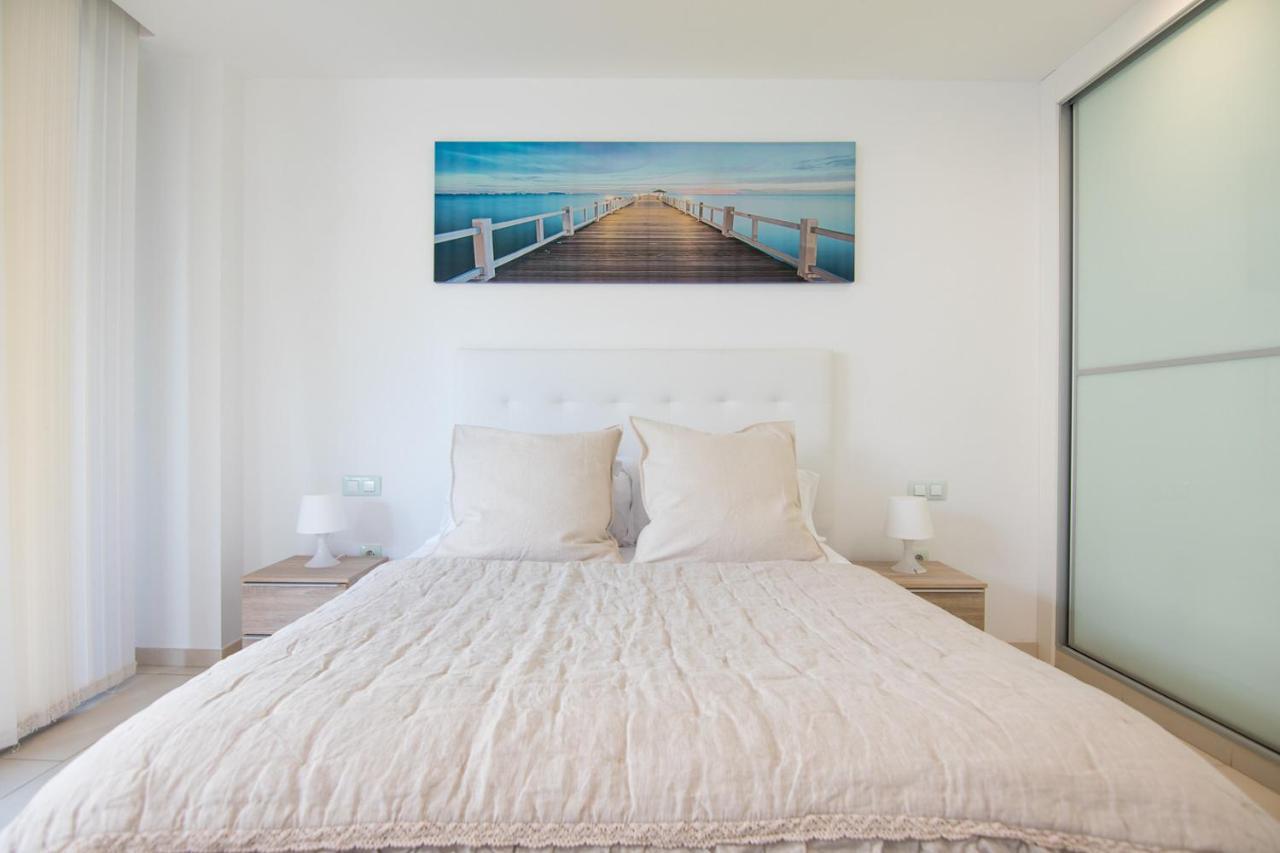 Luxury Apartment, Parking, Terrace, Pool.