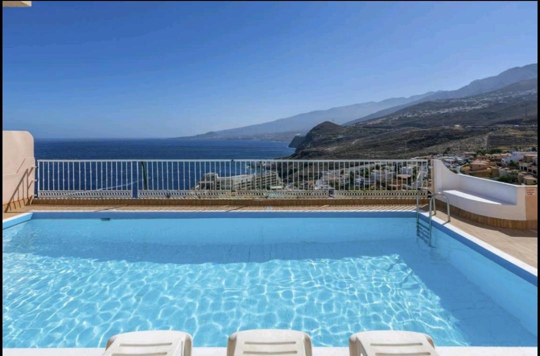 Pool&sea Views Apartment *