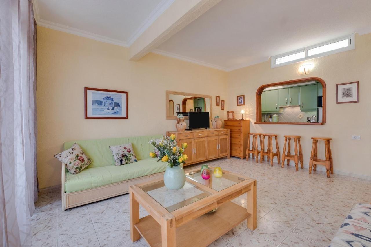 Bungalow Los Gigantes Holiday home