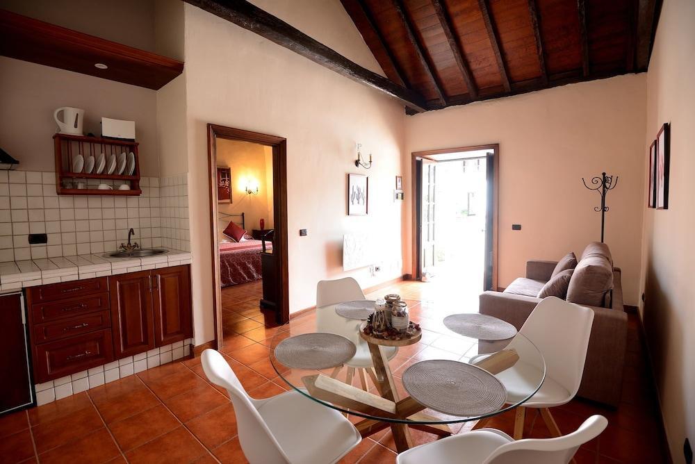 Hotel Rural Finca Sulula 3*