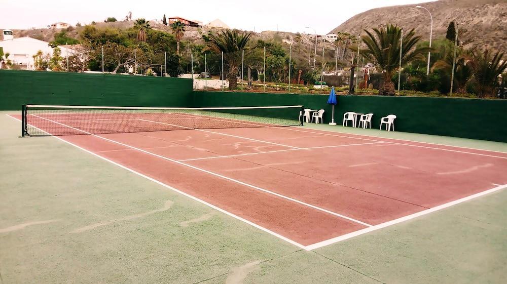 Ona Claveles 3*