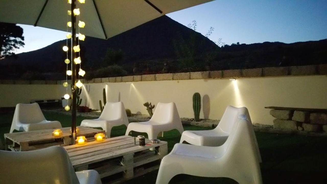 Spacious House In Arona With Terrace And Garden Hébergement de vacances