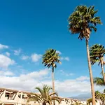 Homeforguest Spacious And Bright Flat On The Beach La Tejita
