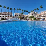 Apartment Vistasol, Beach Front With Heated Pool In Parque Santiago 2, Wifi