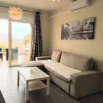Oceanblue Modern King Size 1 Bedroom Apartment With Seaview And Terrace