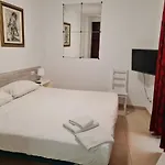 Habitaciones Nathaly
