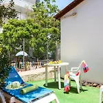 101 Bright Accomodation With Pool View