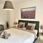 2 Bedrooms Sea View Apartament 100 Meters From Ocean