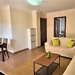 2 Bedrooms Sea View Apartament 100 Meters From Ocean
