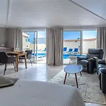Villa Victoria With Heated Pool