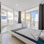 Few Steps From The Beach Hostel In Los Cristianos