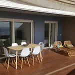 La Nea