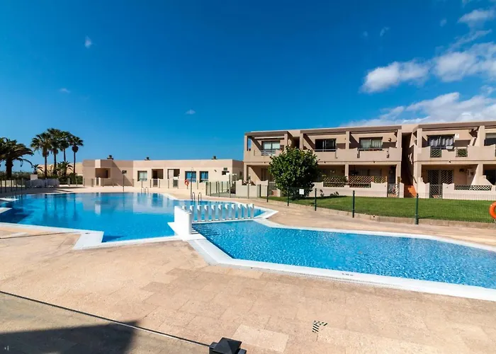 Homeforguest Spacious And Bright Flat On The Beach La Tejita