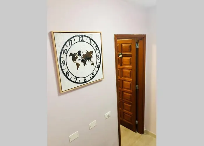 Stylish And Private 1 Bed Apartment In San Eugenio