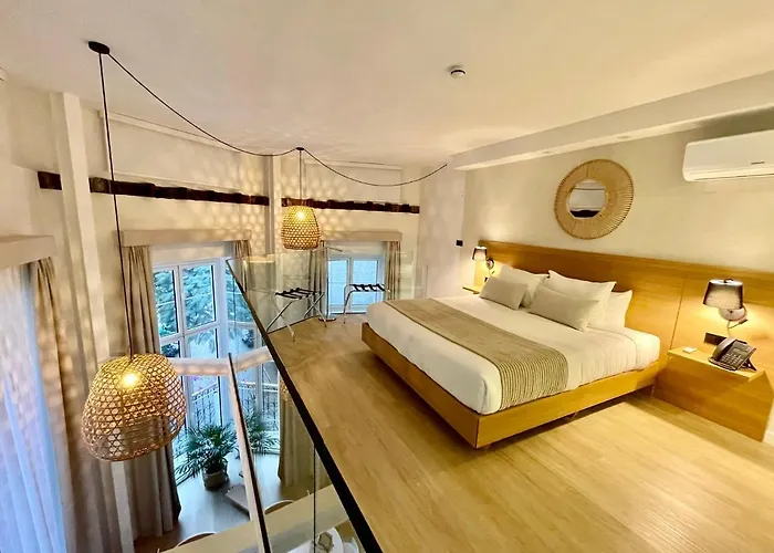 Hotel Emblematico Hi Suites