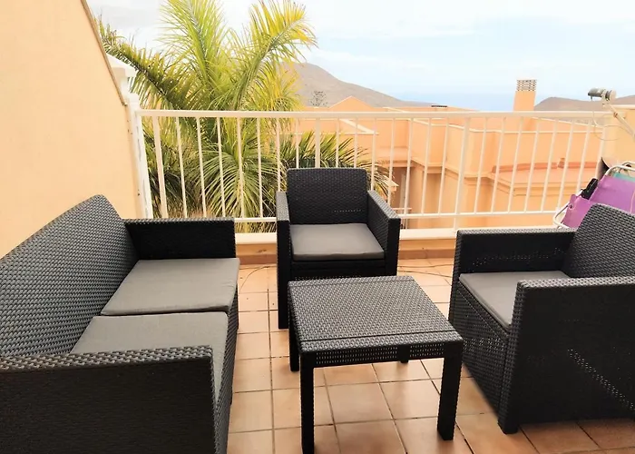 Oceanblue Modern King Size 1 Bedroom Apartment With Seaview And Terrace