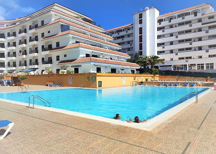Apartment Near The Beach With Sea View