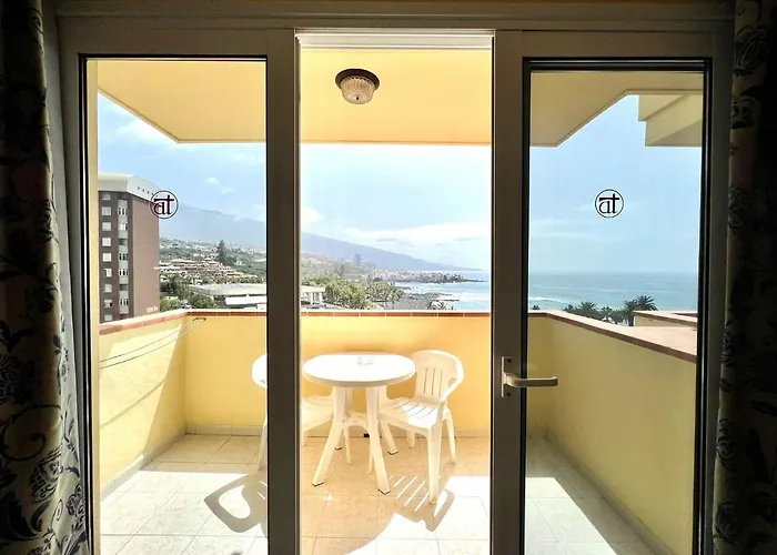 Apartment With Ocean Views In Playa Jardin, Puerto De La Cruz