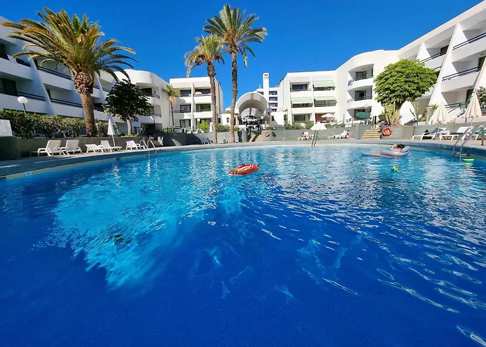 Casa Palmera 2 Only 150 Meters To The Beach, Heated Pool, Wifi, Sat-Tv, Terrace, Central Location, Washing Machine