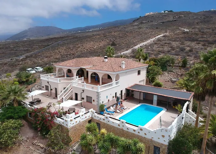 Casantilvia Heated Pool Paradise