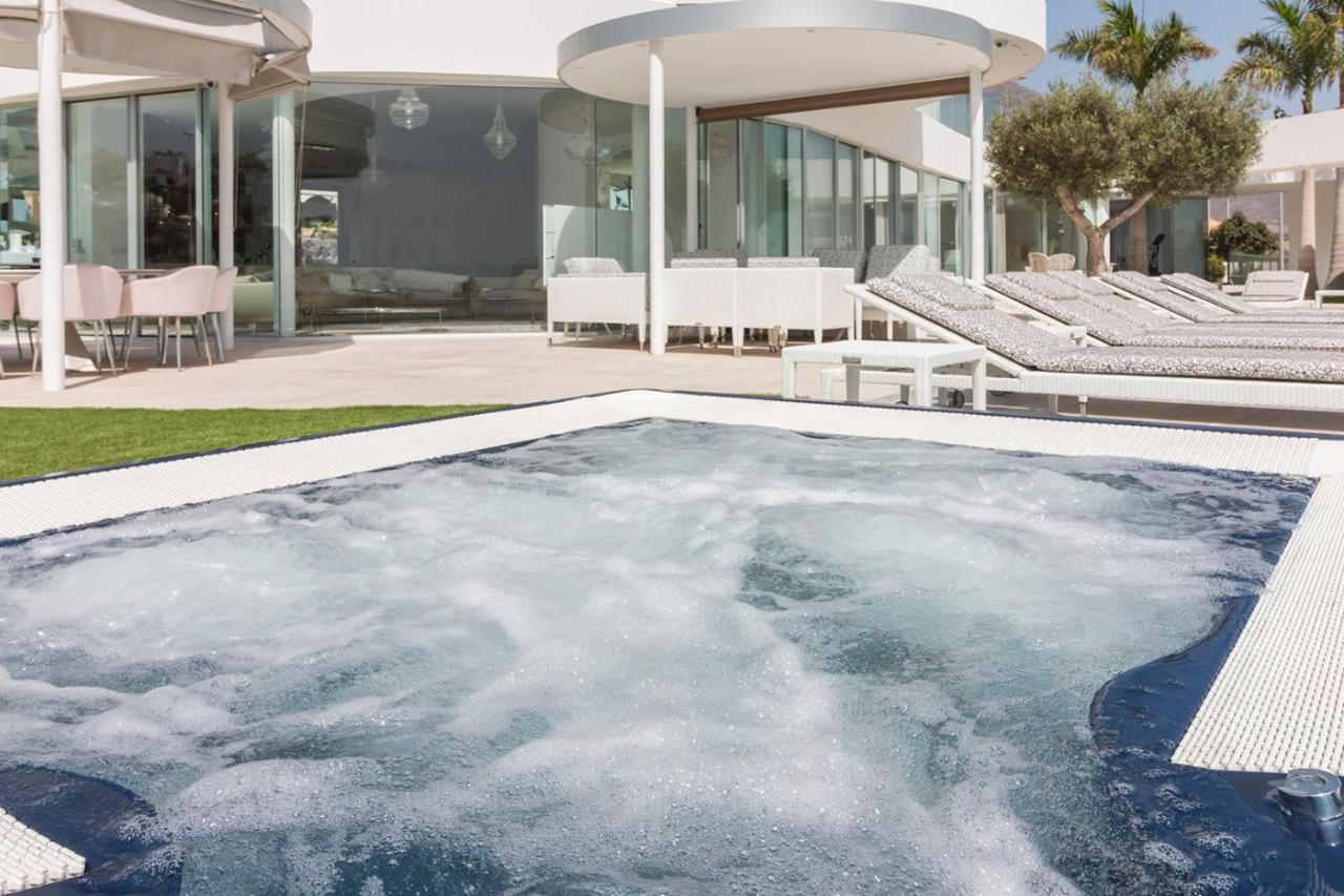 Villa Equilibrium