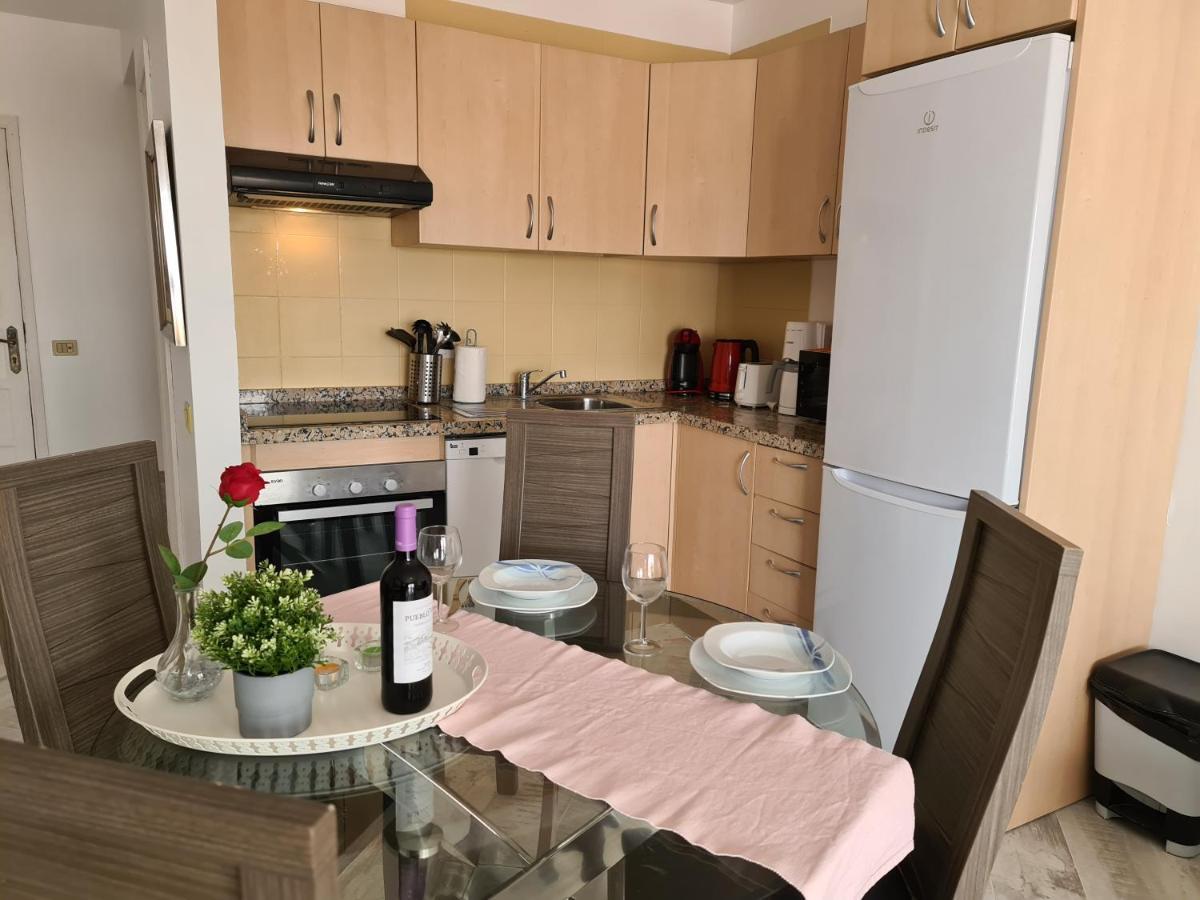Duplex Penthouse Puerto Colon Only 5 Min. To The Beach, 2 Terraces, Pool, Wifi, Dishwasher Costa Adeje (Tenerife)