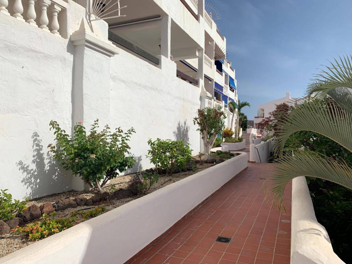 Sunny Tenerife, Cristianos, *