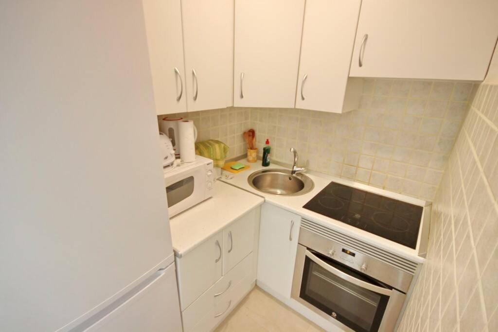 Apartamento In Beachfront Complex In El Duque Area,