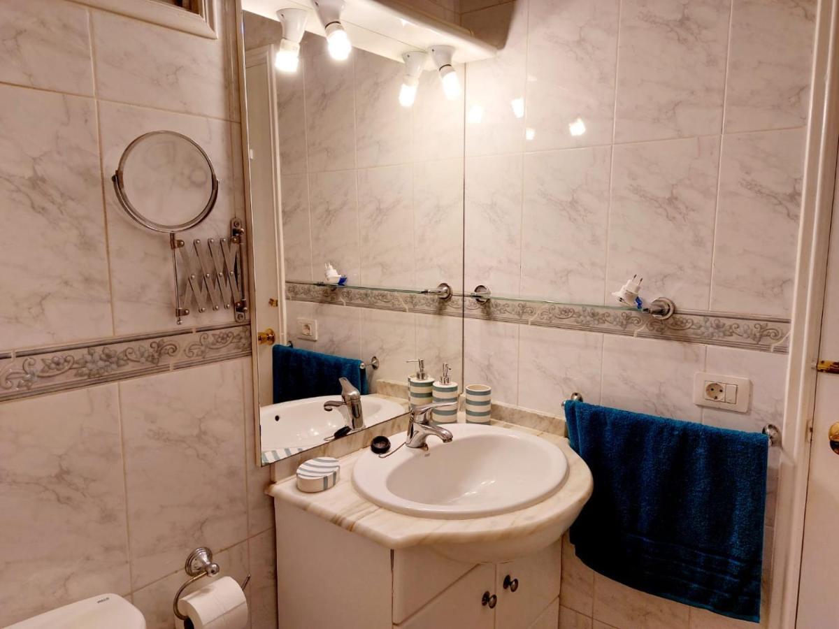 First Line Floor With Amazing Sea View Air Conditioned Just 50m From The Apartment