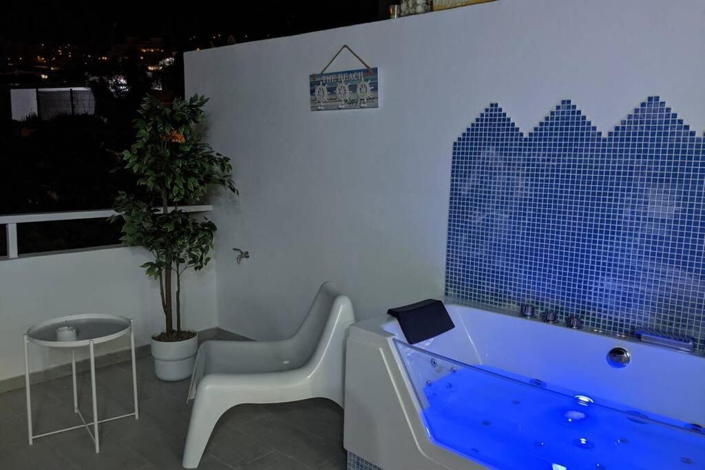 Jacuzzi Suite, Pakito Apartment