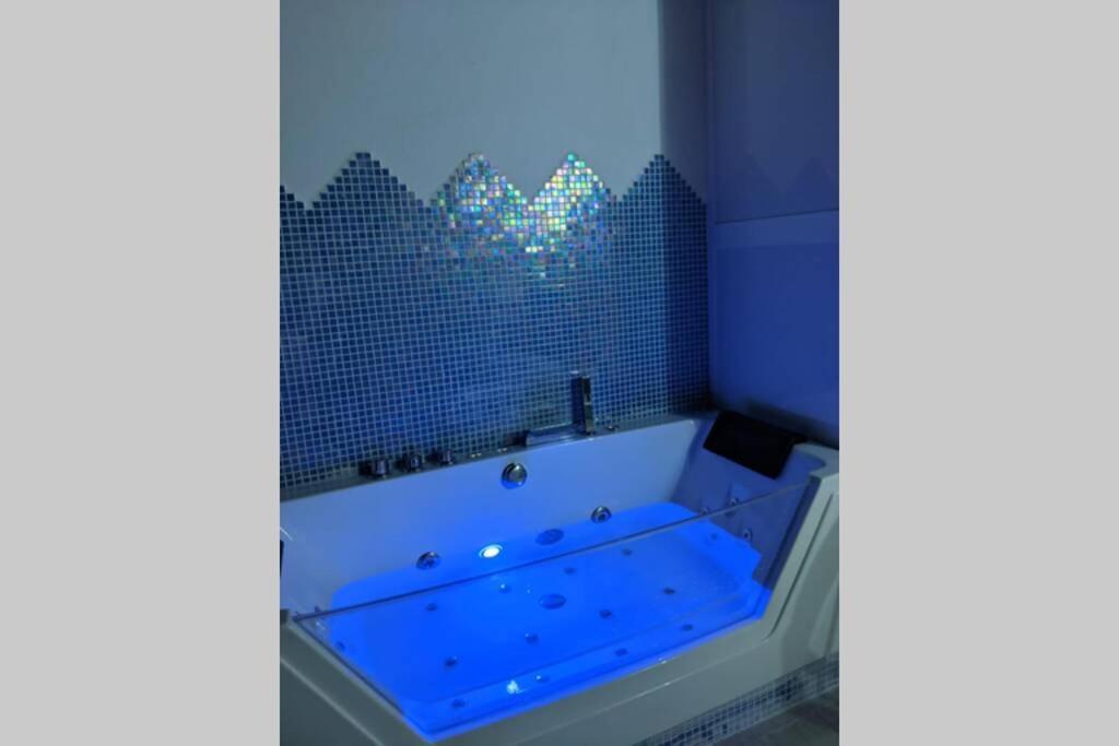 Jacuzzi Suite, Pakito Apartment *