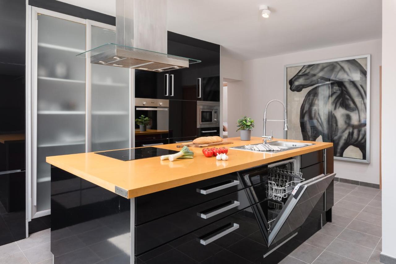 Luxury Callao With Private Heated Pool By Vallecid Callao Salvaje