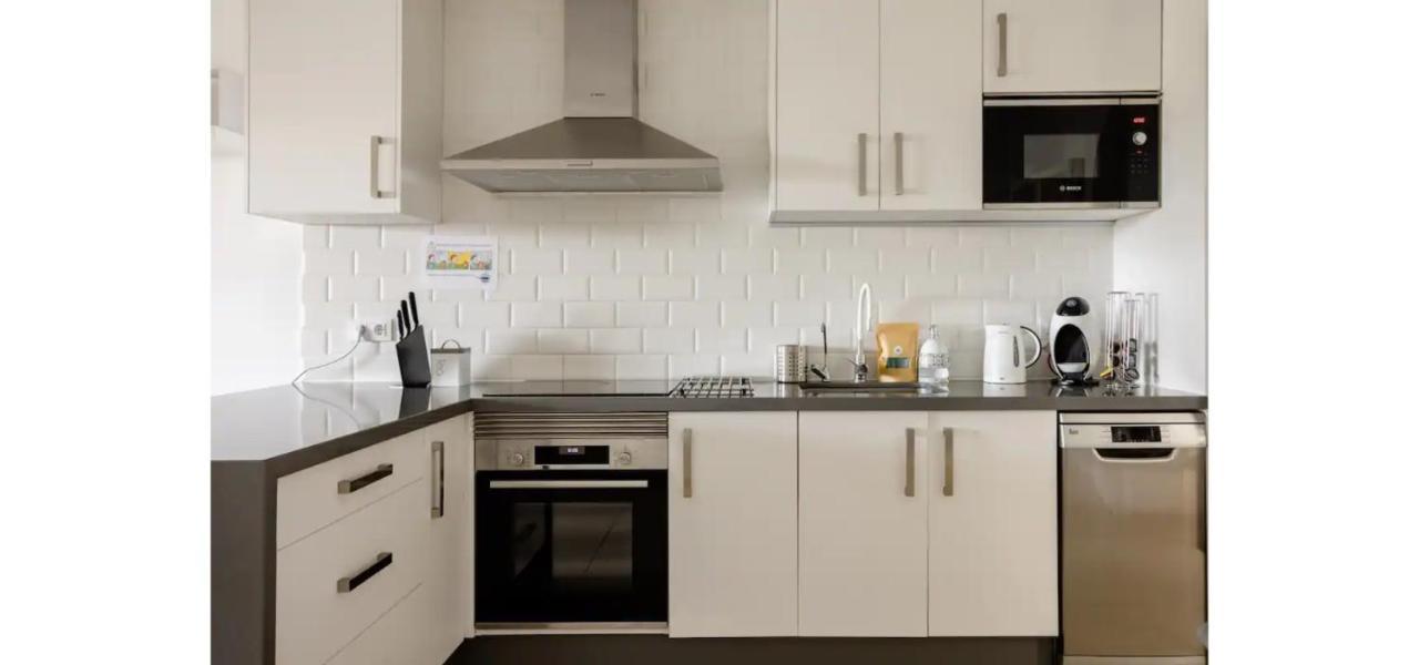 Casa Krisma, Fabulous Modern Spacious 2 Bedrooms Apartment, Remote Work, Fast Wifi, Parking And Ac