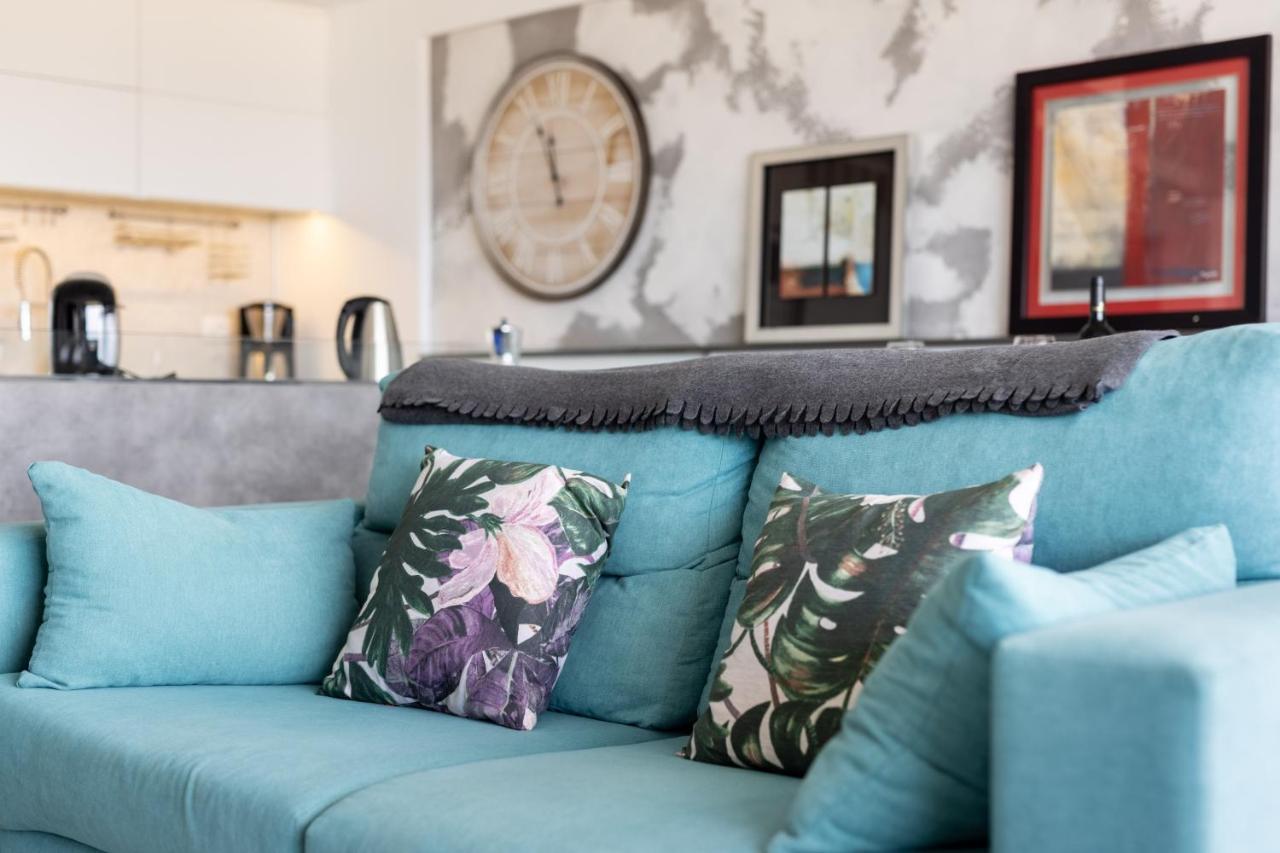 Royal Sunset Loggia Apartment