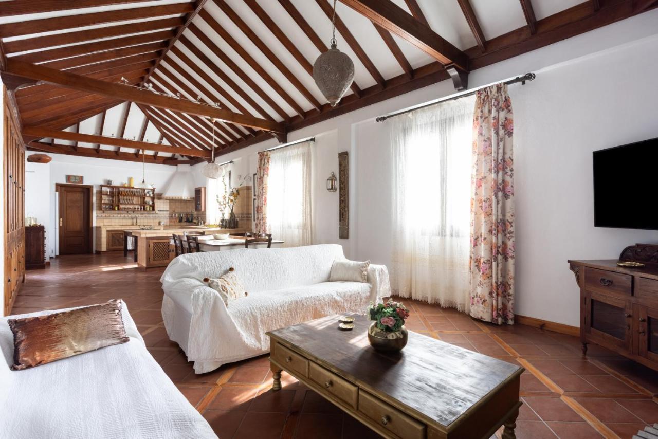 Casa La Rueda With Pool Villa