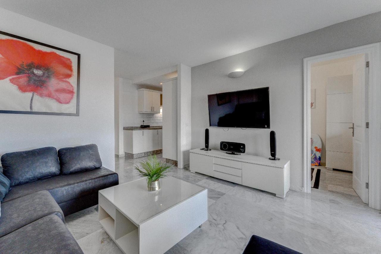 Heated Pool Stylish 3 Bedrm Cristianos Apartamento Los Cristianos (Tenerife)