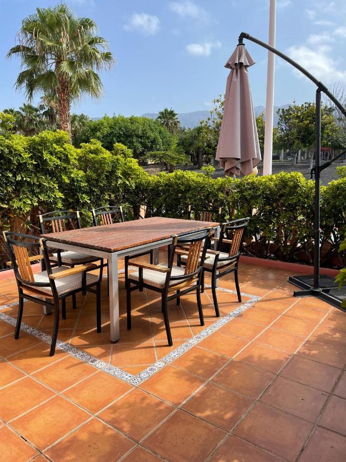 Cozy Townhouse In El Duque Appartement