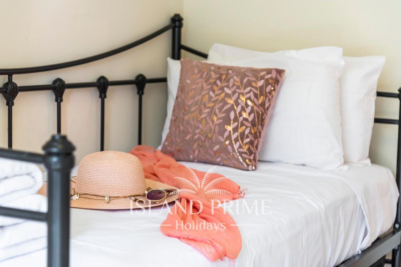 4x Bedrooms Poolside In Amarilla Golf Apartment *
