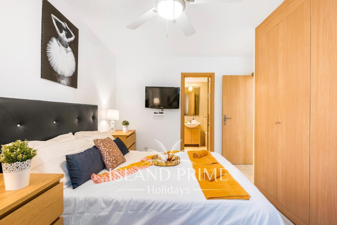 4x Bedrooms Poolside In Amarilla Golf *